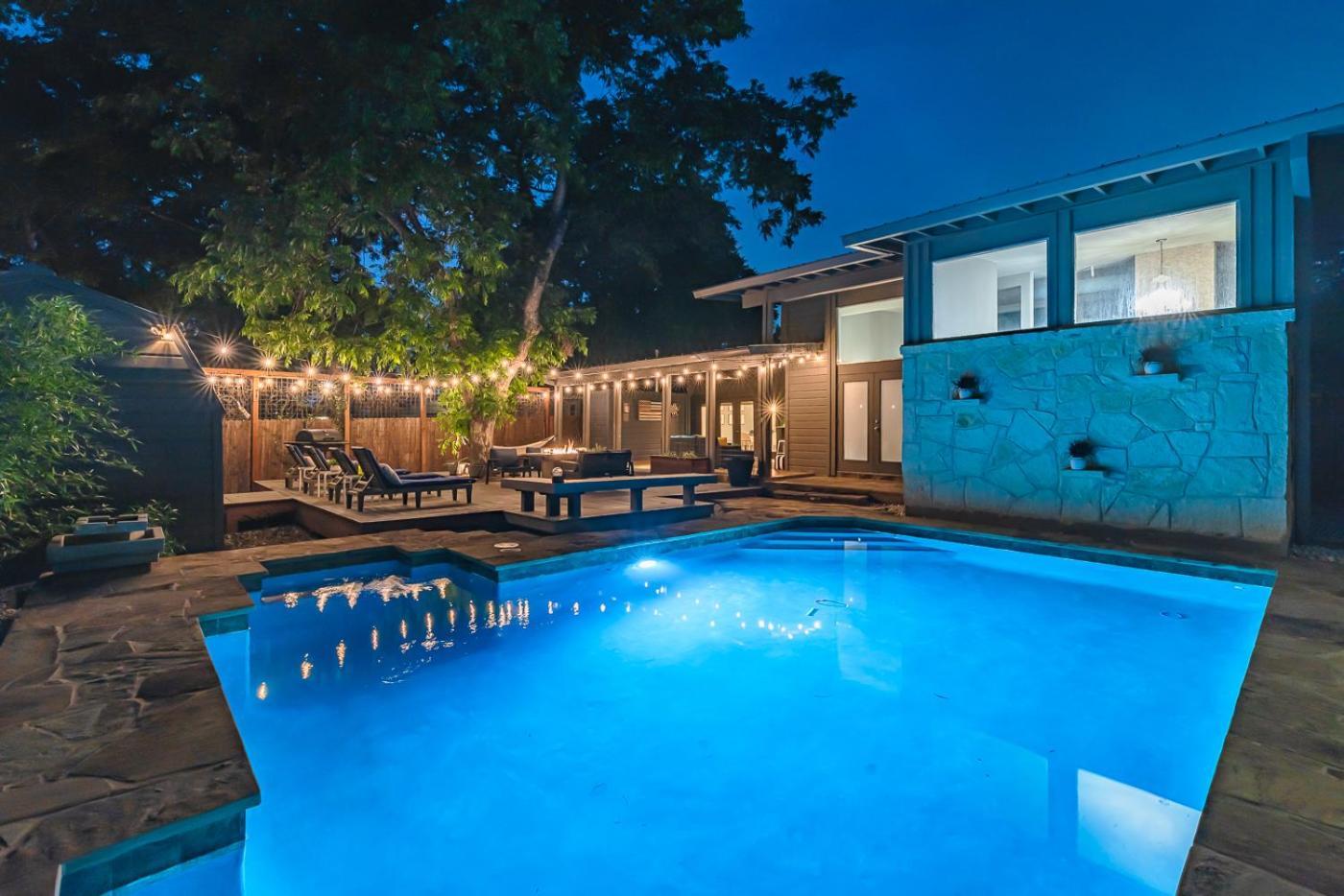 Serene Pool & Firepit In Stunning Home By Airport San Antonio Dış mekan fotoğraf