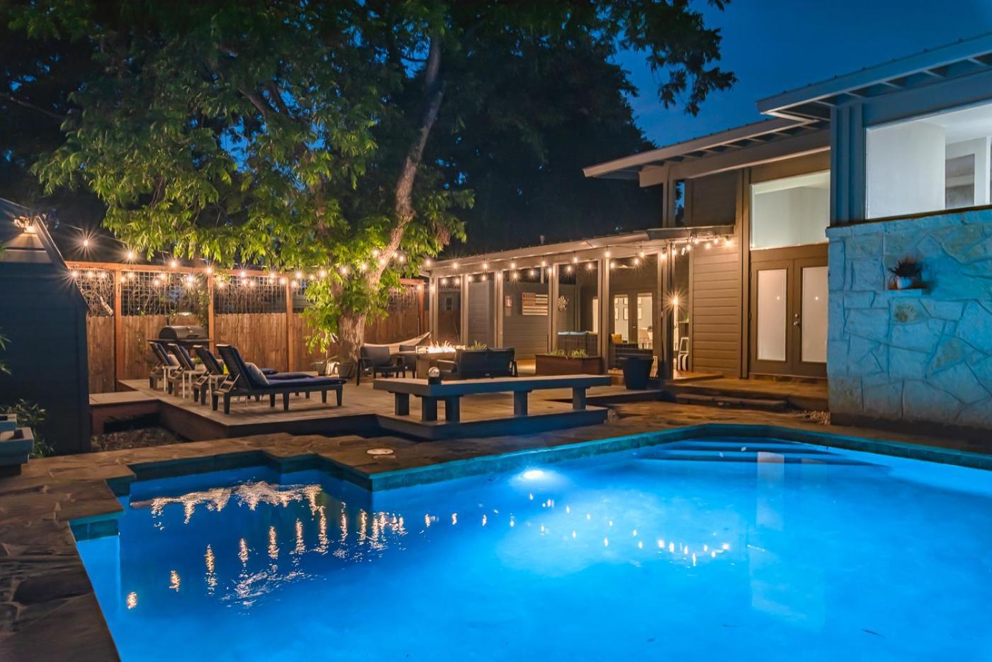 Serene Pool & Firepit In Stunning Home By Airport San Antonio Dış mekan fotoğraf