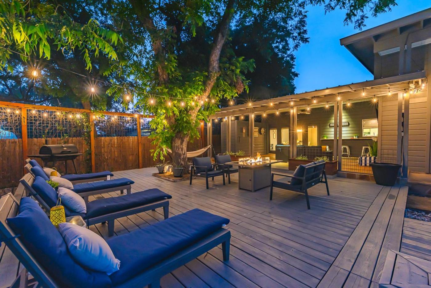 Serene Pool & Firepit In Stunning Home By Airport San Antonio Dış mekan fotoğraf